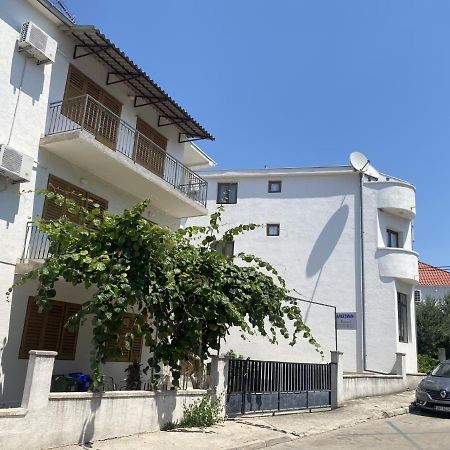 Apartments Gabrijela Биоград-на-Мору Экстерьер фото