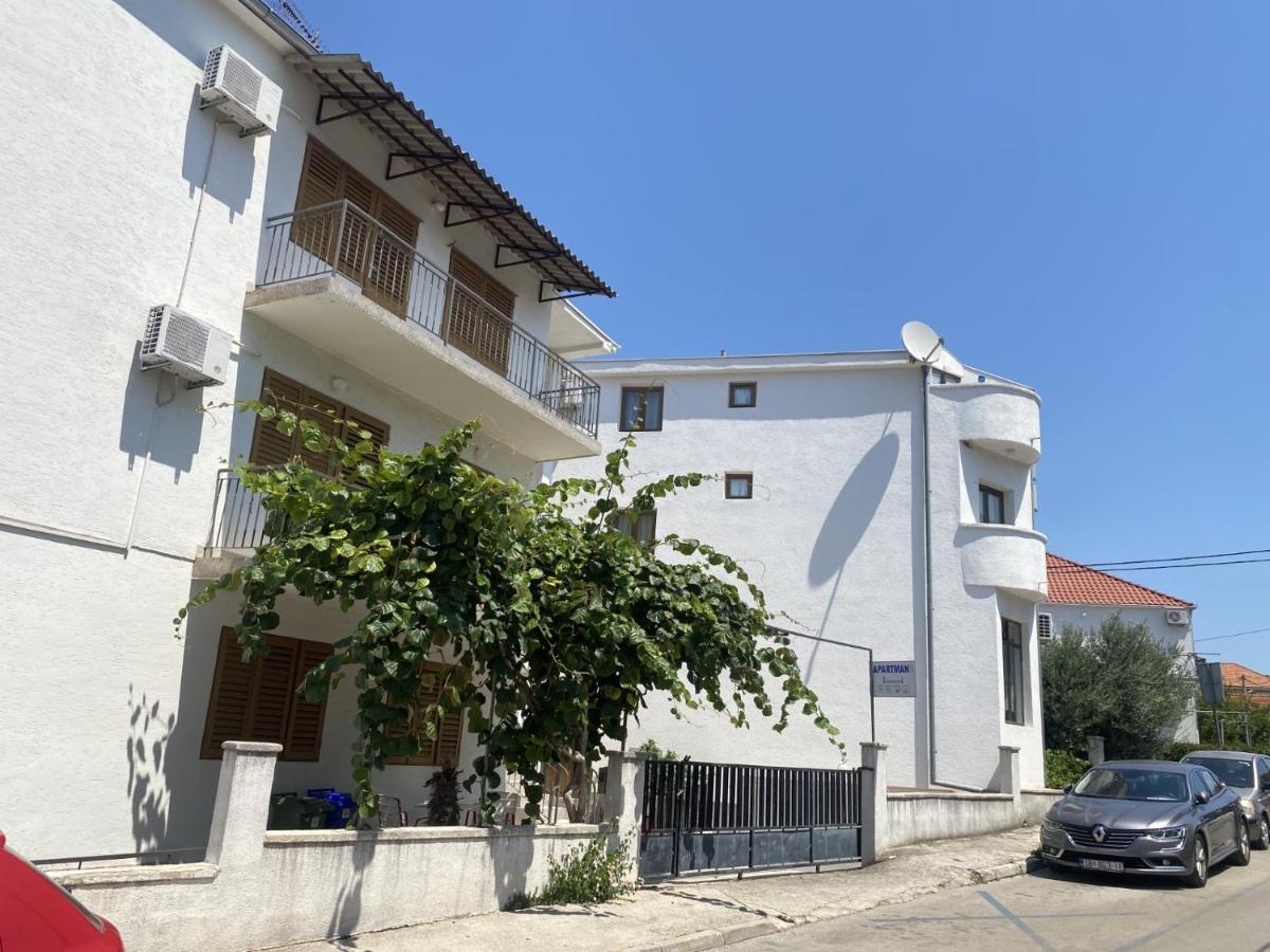 Apartments Gabrijela Биоград-на-Мору Экстерьер фото